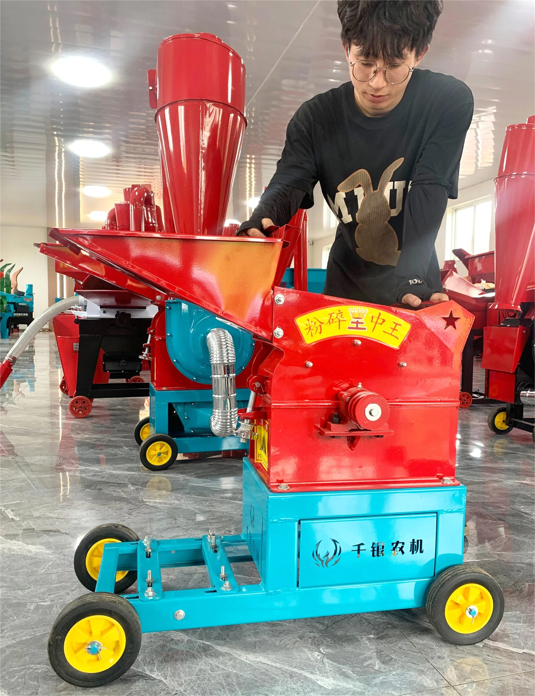 Small Scale Maize Crusher Hammer Mill Machine Corn Grinder and Grain Mill for Poultry Chicken Pig Animal Feed Processing - Image 5