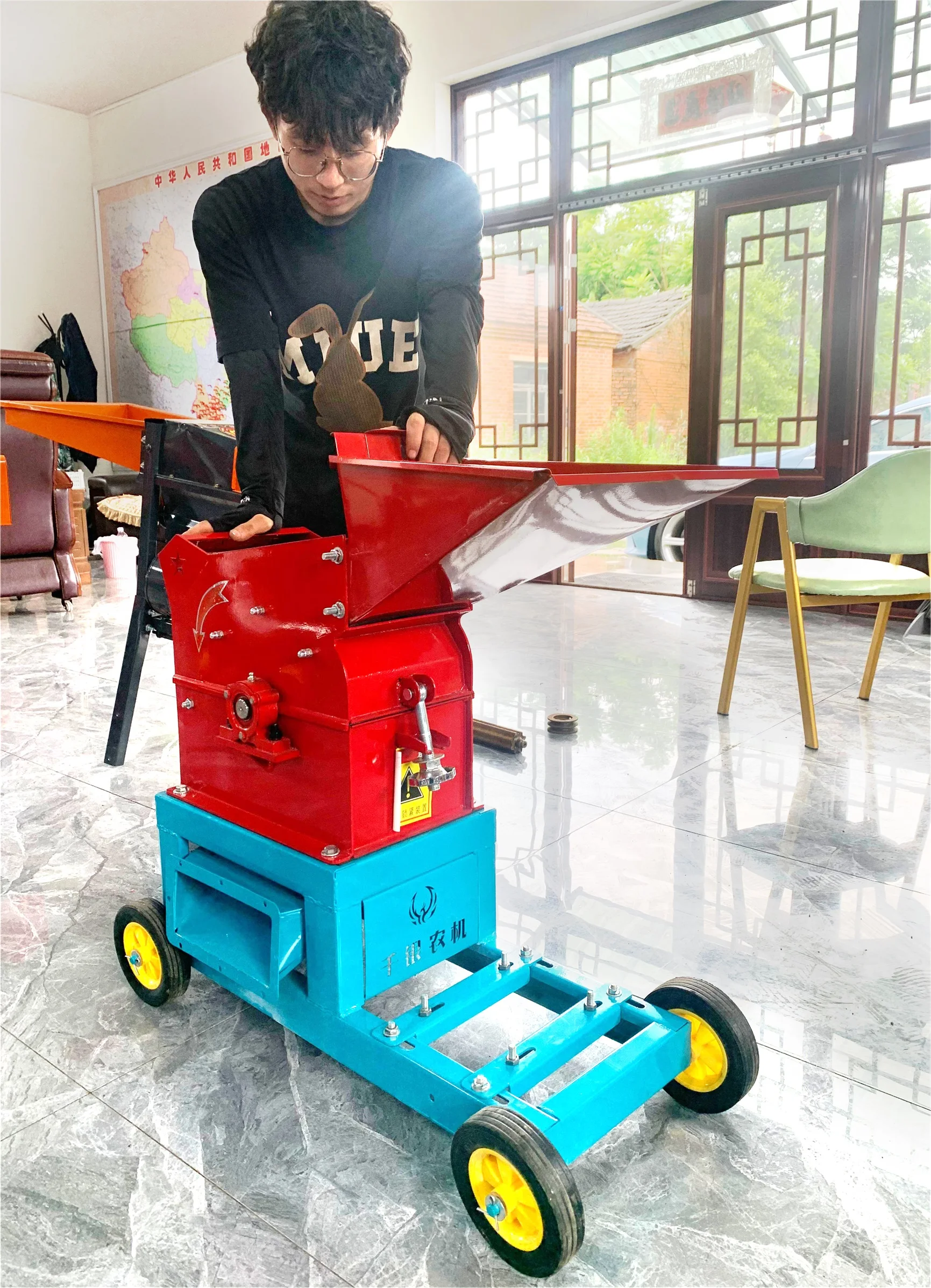 Small Scale Maize Crusher Hammer Mill Machine Corn Grinder and Grain Mill for Poultry Chicken Pig Animal Feed Processing - Image 6